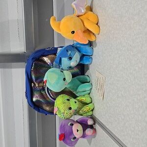 Pomkinz Dinosaur Pet Pals Set of 5 Stuffed‎ Dinosaurs Rainbow Bag. NWT